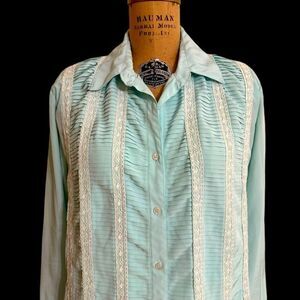 Vintage Susan Hutton Mint Green Pleat and lace detail long sleeve blouse size 14